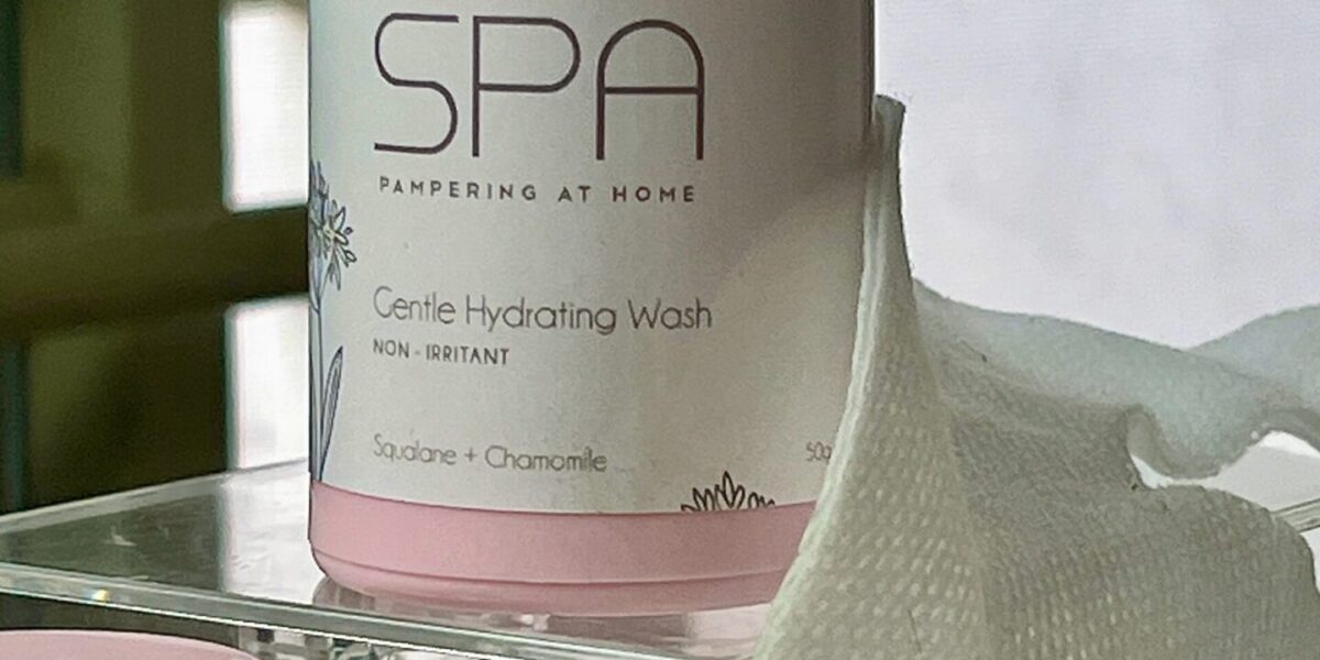 Gentle hydrating wash